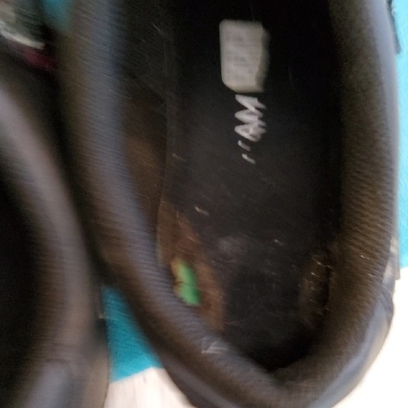 Puma Black Athletic Shoes with Patterned Laces - Picture 5 of 7